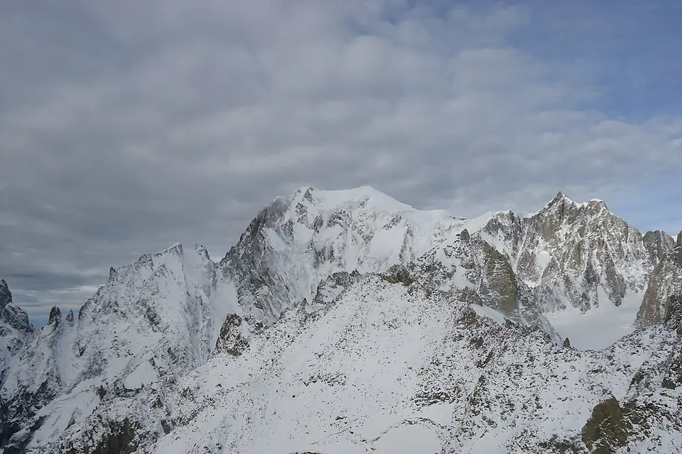 Aiguille b.1