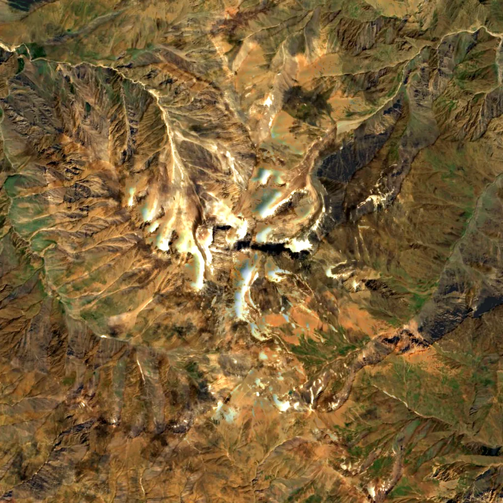Alam-Kuh seen from above (Sentinel-2)