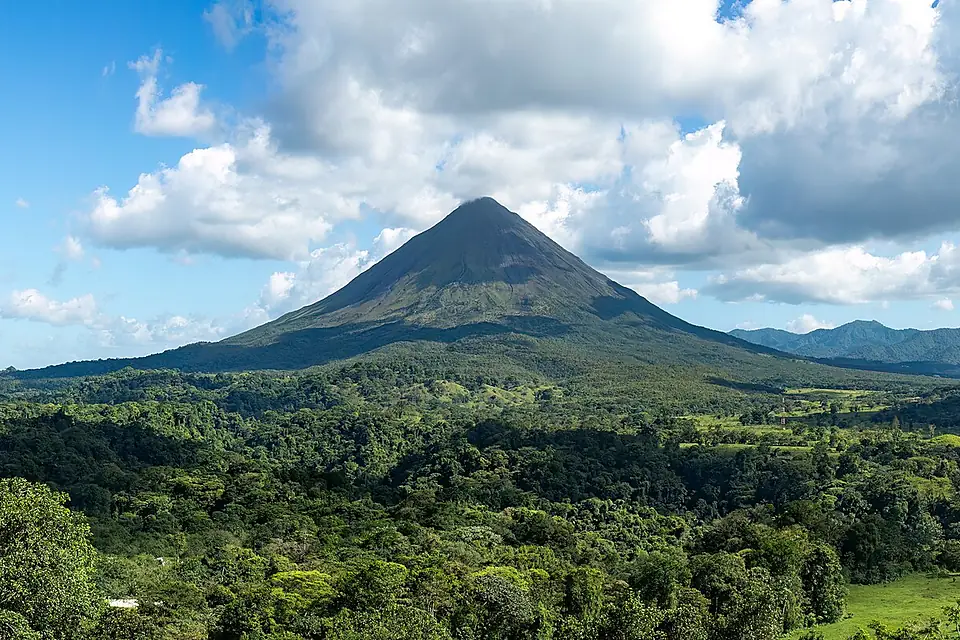 Arenal volcano (70785p)