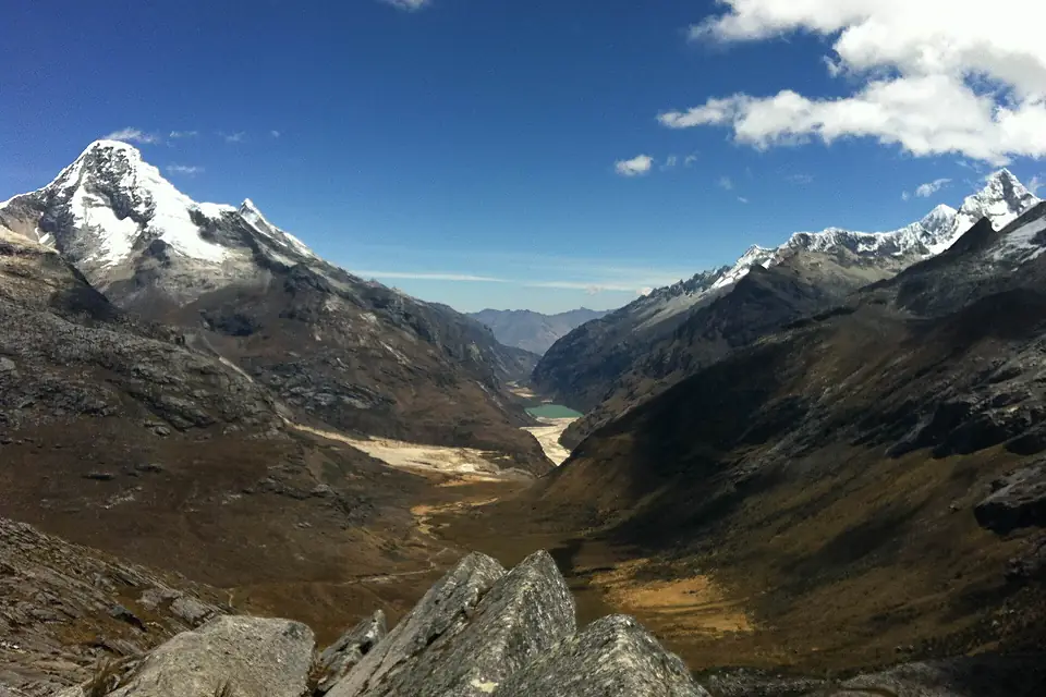Close to Glacier of Nevado Taulliraju Peak near Punta Union, Santa Cruz Track, Cordillera Blanca, Peru - panoramio