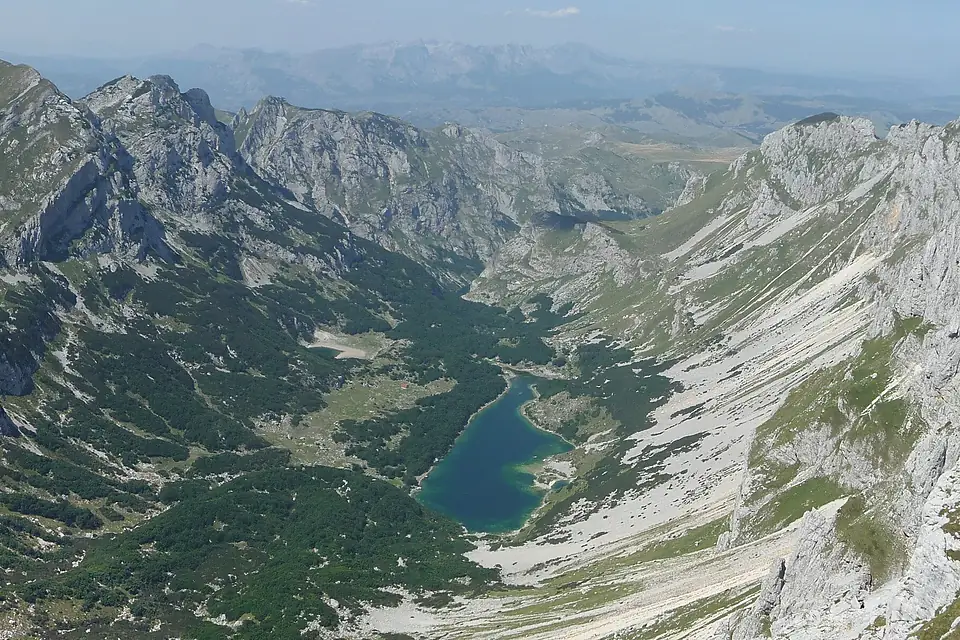 Panorama below Bobotov kuk, Škrčko Lakes (Škrčka jezera) - panoramio (cropped)