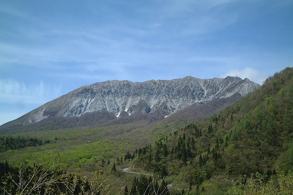 Daisen south wall