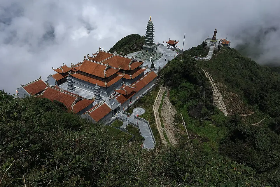 Kim Son Bao Thang Pagoda from the summit