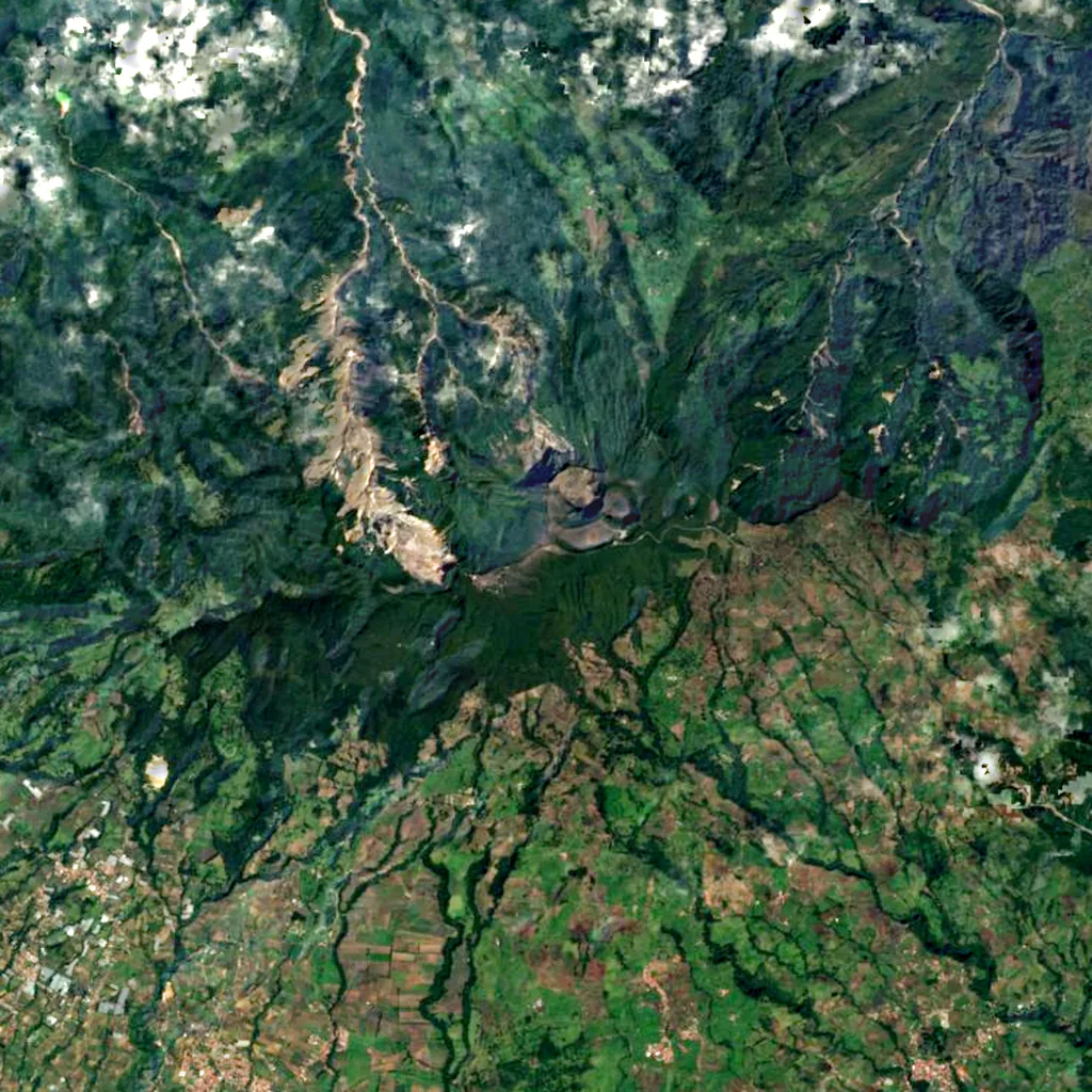 Irazú Volcano seen from above (Sentinel-2)