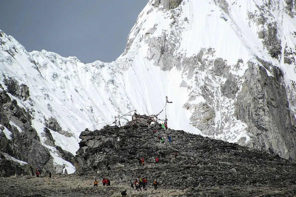 Approaching the summit of Kala Patthar