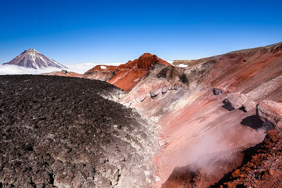 Kamchatka Volcano Avachinsky and Koryaksky (15387030153)