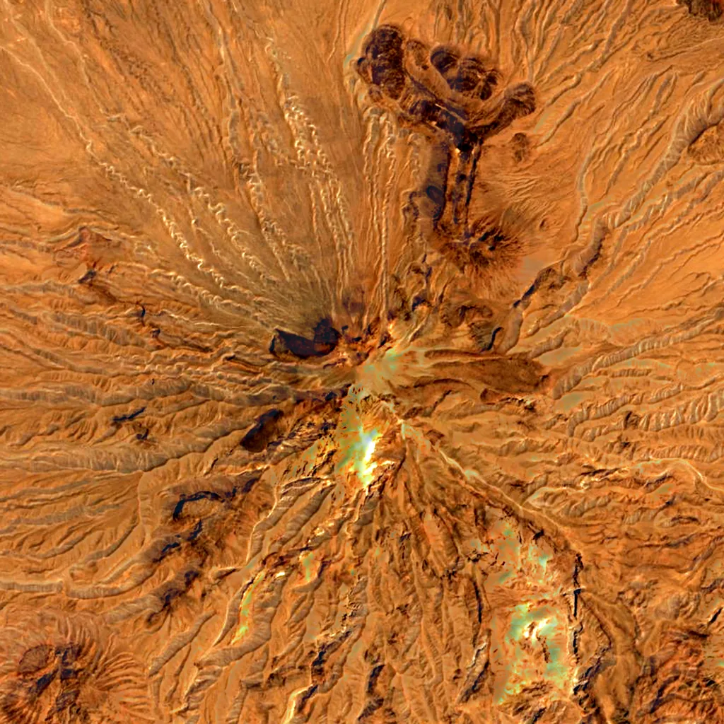 Kūh-e Zendeh seen from above (Sentinel-2)