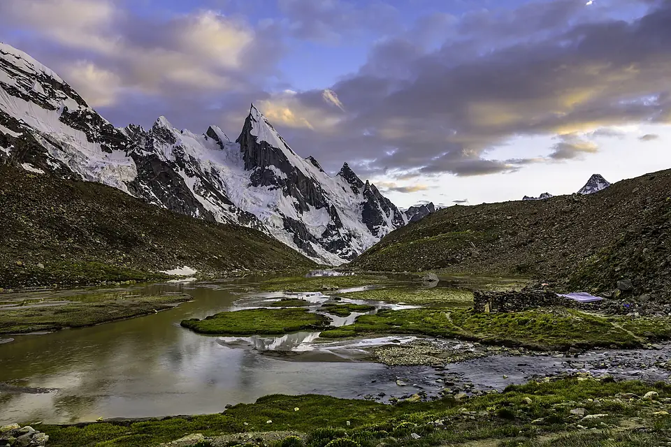 Laila peak hushaye valley