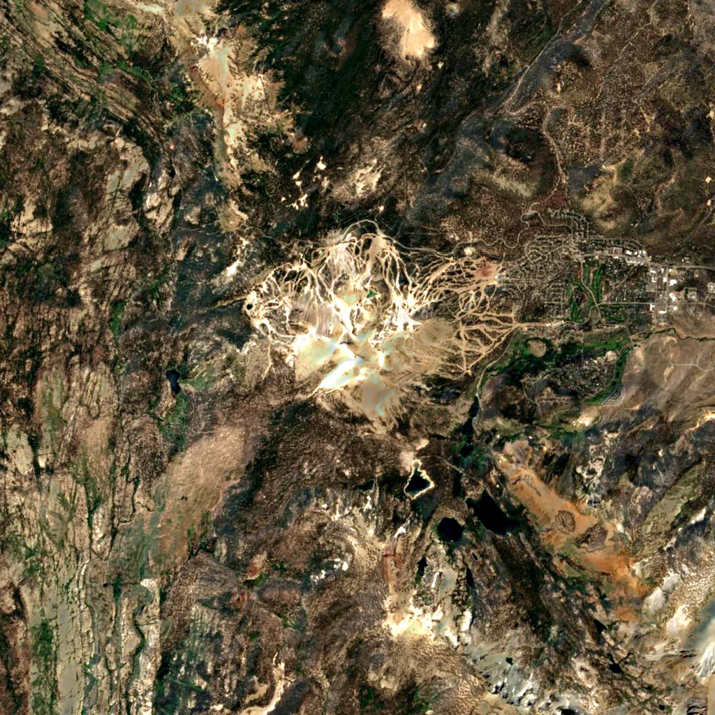 Mammoth Mountain seen from above (Sentinel-2)