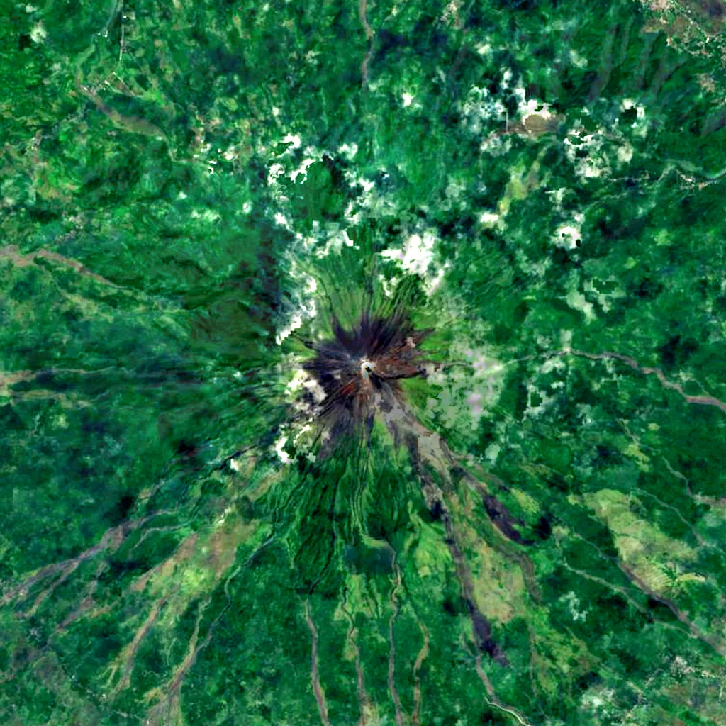 Mayon Volcano seen from above (Sentinel-2)