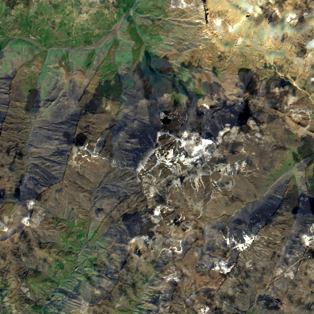 Mount Bazardüzü seen from above (Sentinel-2)