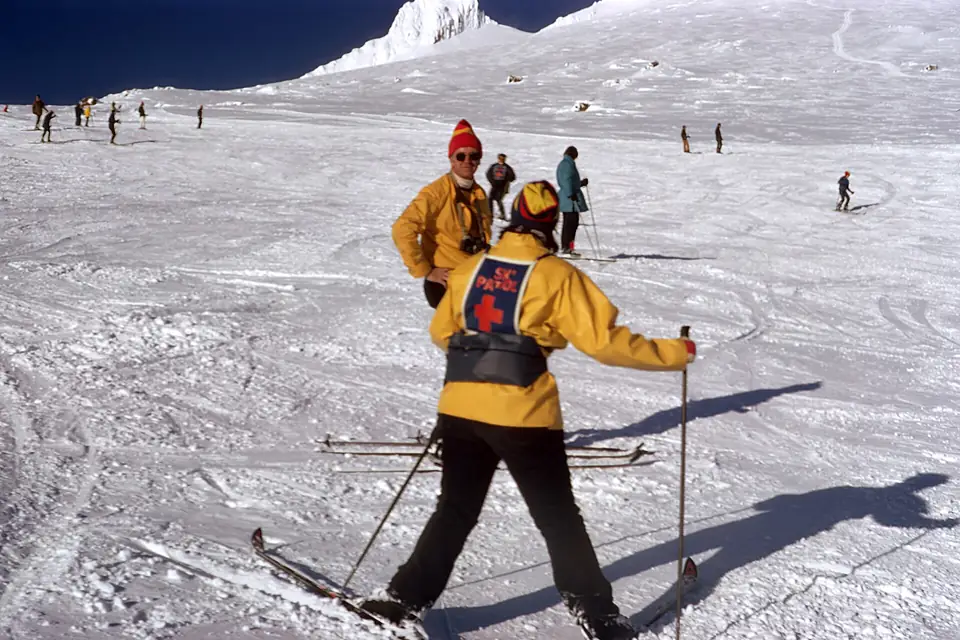 327 Mt Hood National Forest, skiing Timberline Lodge, historic (35404483883)