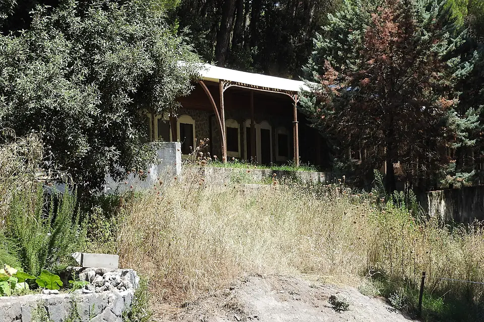 Building, Vesuvius (27387985714)
