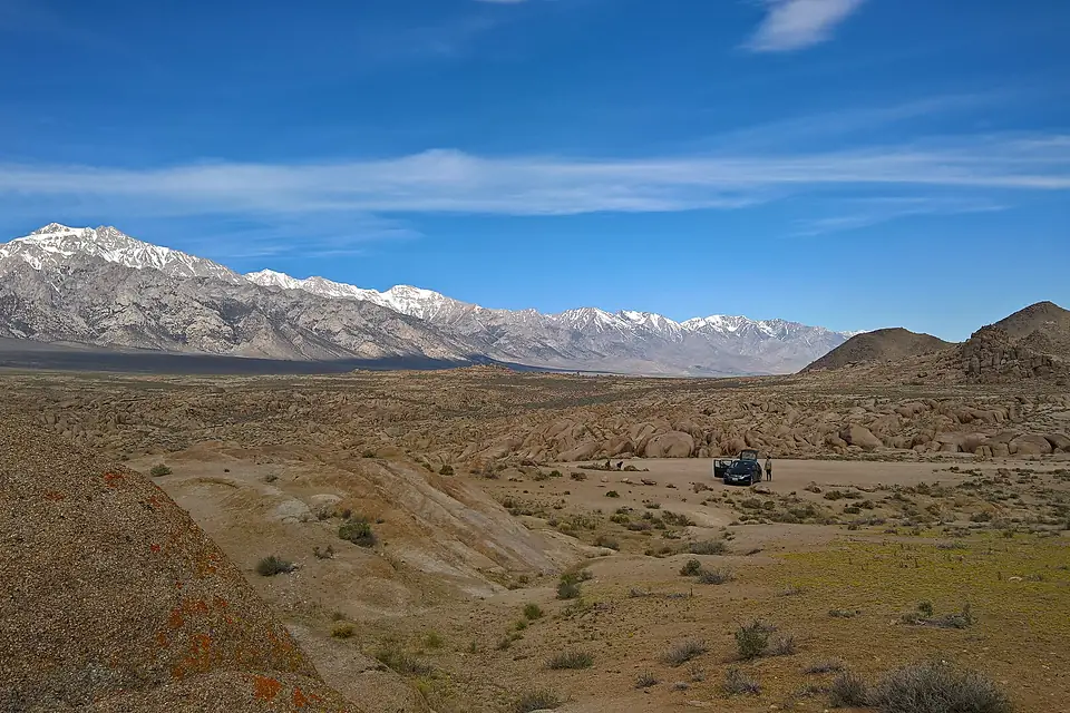 Alabama Hills under Mt. Whitney
