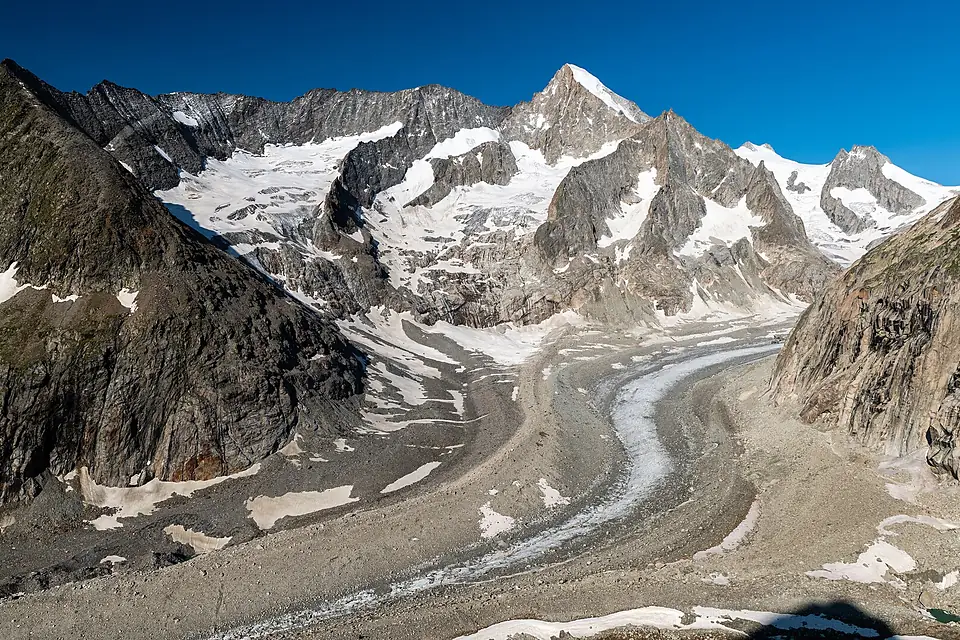 Beich - Oberaletsch glacier and Nesthorn (48454768977)