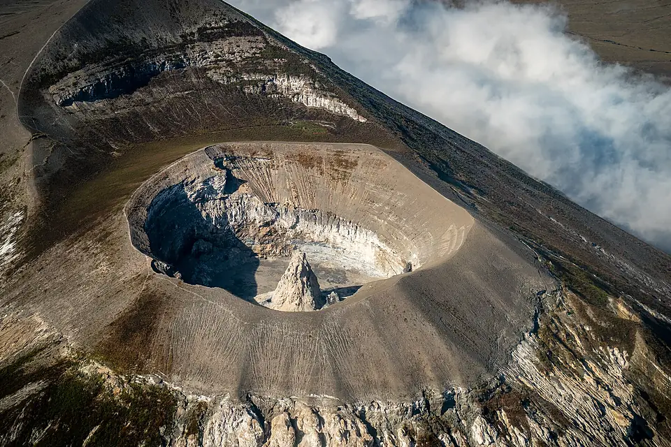 MLY07753 Mount Ol Doinyo Lengai 0821