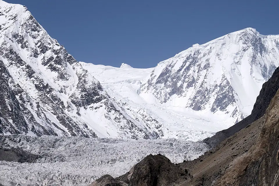 Passu Glacier in April