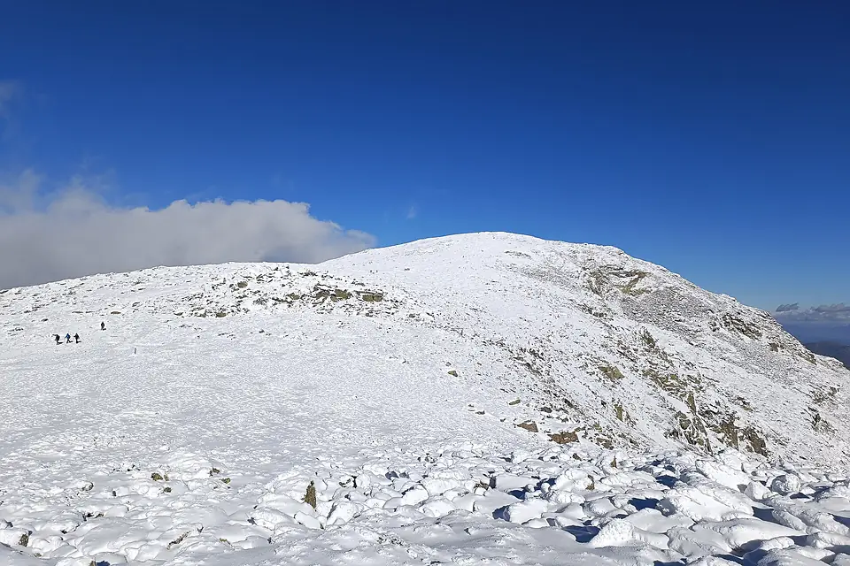 Ascendiendo a Peñalara con nieve. Sierra de Guadarrama. España. Spain