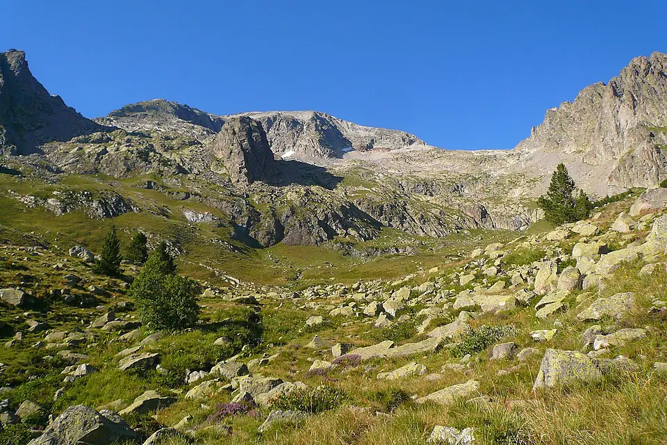 On the way to Perdiguero Mt. - panoramio