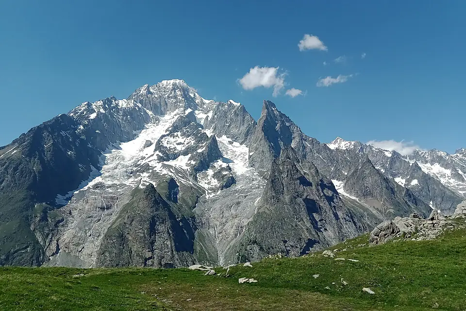 Aiguilles de Peuterey @ Lac des vesses