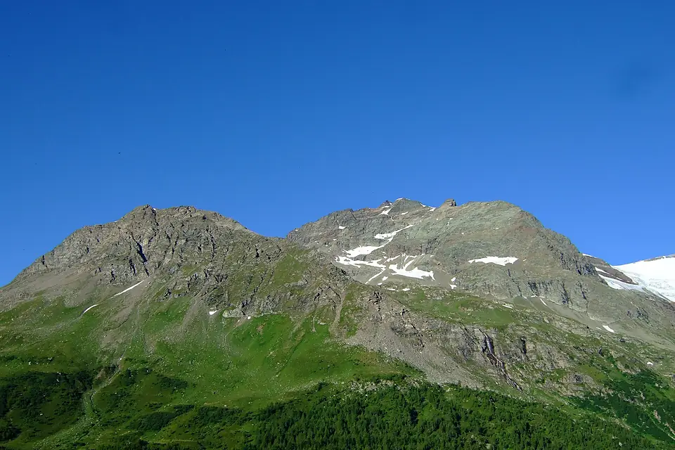 Piz Varuna Alp Gruem