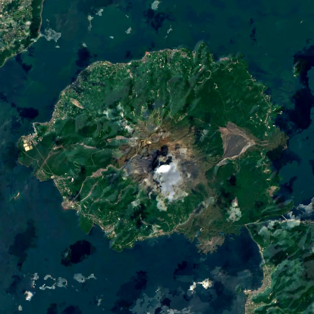 Sakurajima seen from above (Sentinel-2)