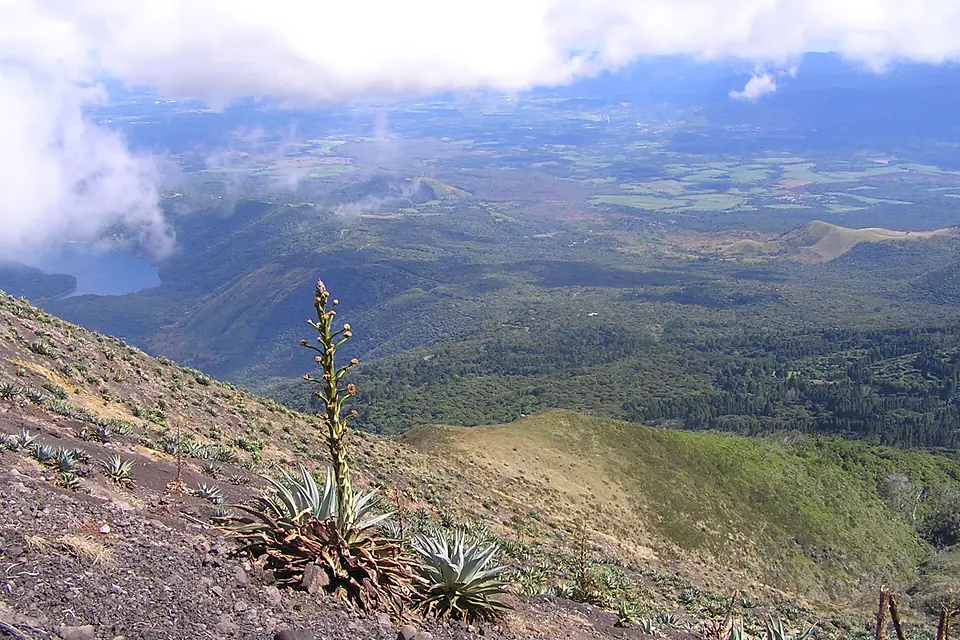Lago de Coatepeque desde Volcan Santa Ana - panoramio