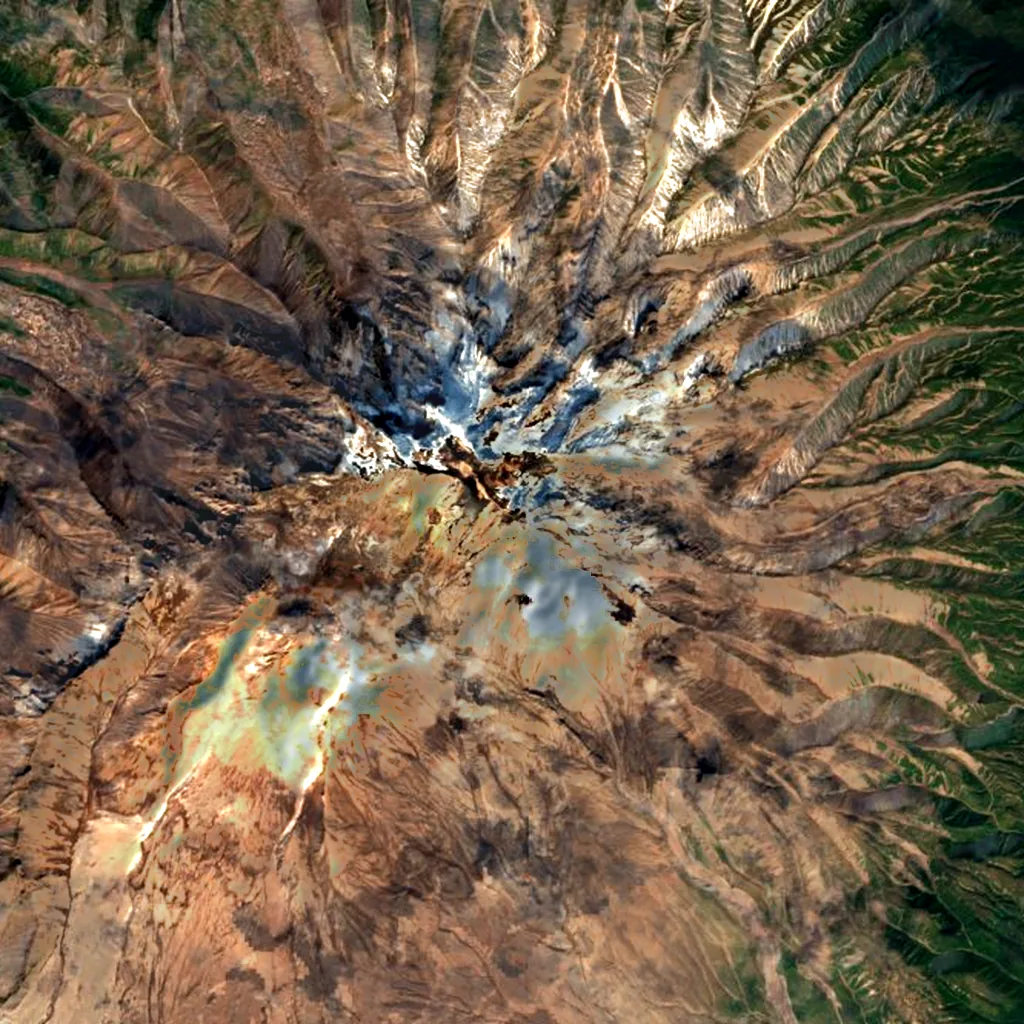 Shiveluch seen from above (Sentinel-2)