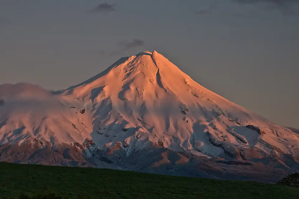 10 August 2008 - Taranaki daybreak 14