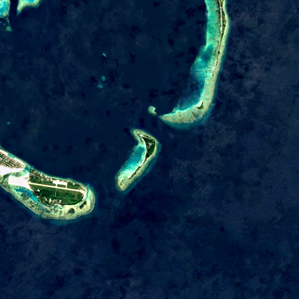 Villingili seen from above (Sentinel-2)
