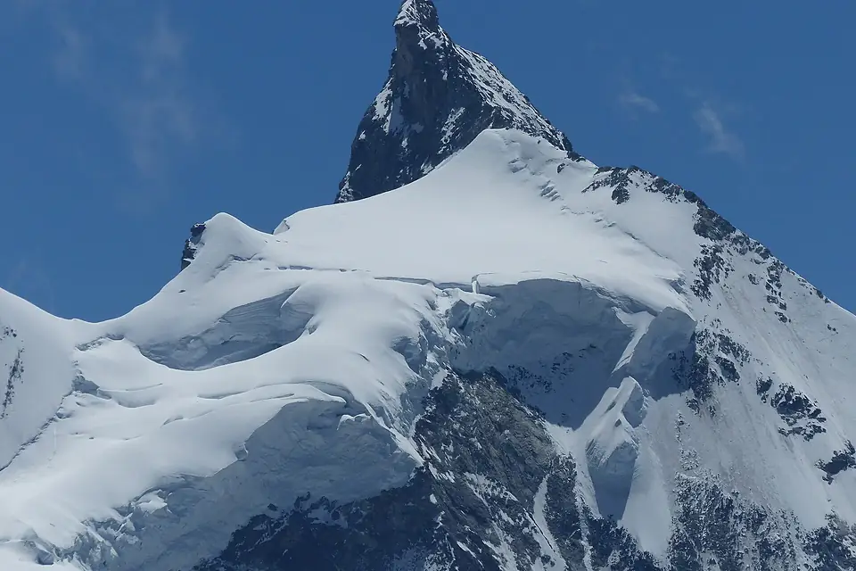 Blick Cabane de Tracuit Zinalrothorn